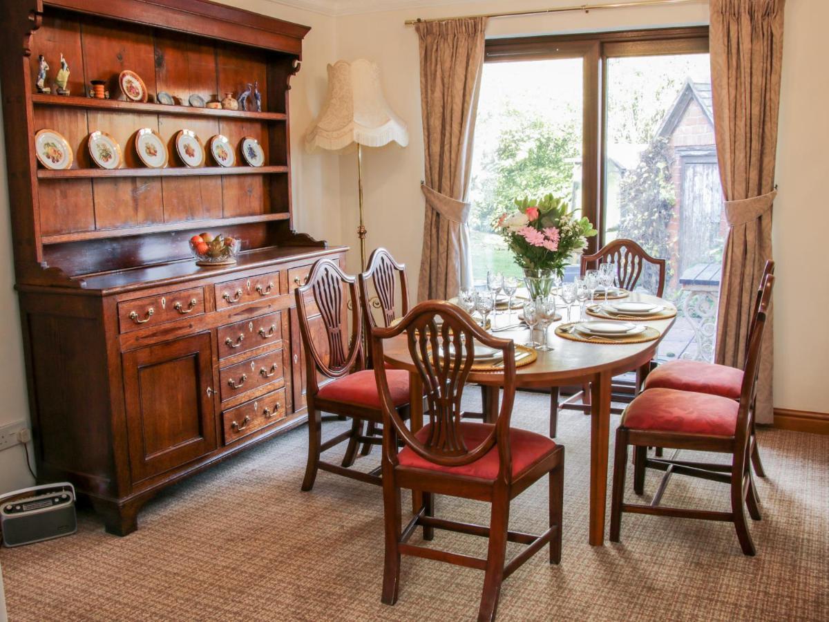 Court Farm Villa Kidderminster Eksteriør billede